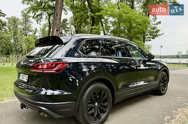 Позашляховик / Кросовер Volkswagen Touareg 2020 в 