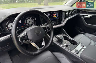 Позашляховик / Кросовер Volkswagen Touareg 2020 в 