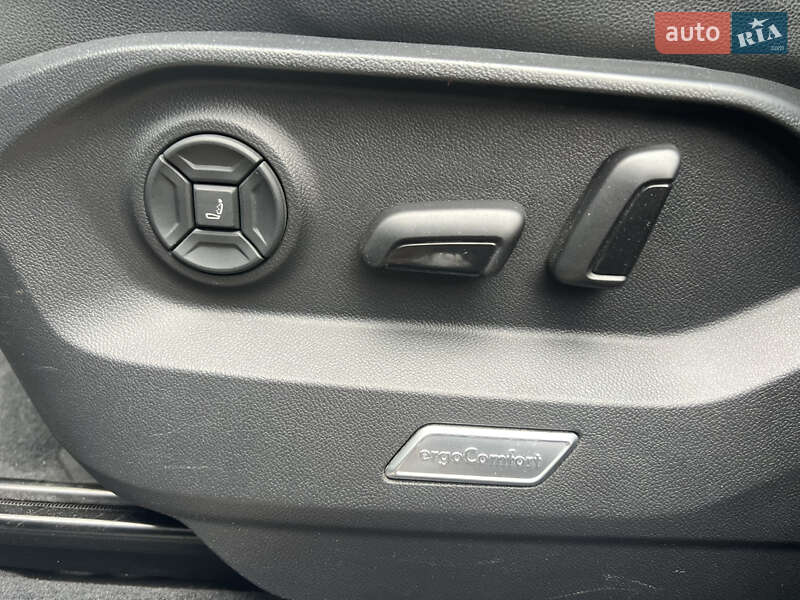 Внедорожник / Кроссовер Volkswagen Touareg 2019 в Кропивницком фото 28 Внедорожник / Кроссовер Volkswagen Touareg 2019 в Кропивницком