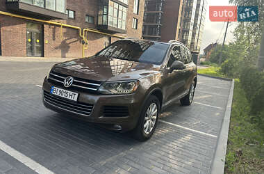 Внедорожник / Кроссовер Volkswagen Touareg 2011 в Полтаве