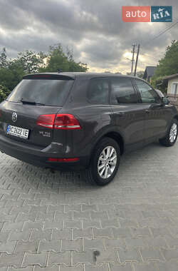Внедорожник / Кроссовер Volkswagen Touareg 2012 в 