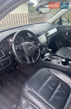 Внедорожник / Кроссовер Volkswagen Touareg 2012 в 