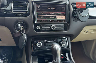 Позашляховик / Кросовер Volkswagen Touareg 2016 в 