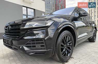 Внедорожник / Кроссовер Volkswagen Touareg 2020 в Киеве