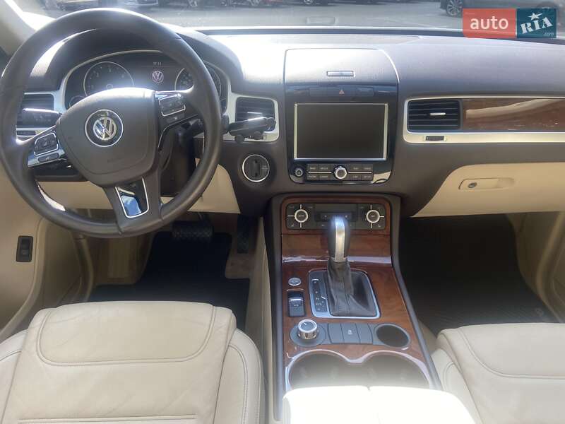 Позашляховик / Кросовер Volkswagen Touareg 2014 в Києві фото 12 Позашляховик / Кросовер Volkswagen Touareg 2014 в Києві