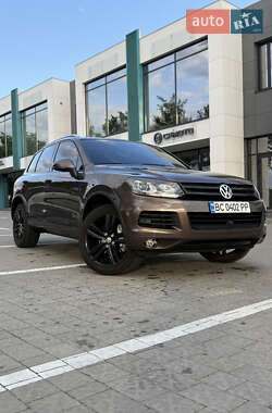 Внедорожник / Кроссовер Volkswagen Touareg 2010 в Львове
