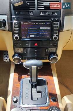 Позашляховик / Кросовер Volkswagen Touareg 2008 в 