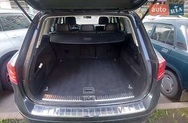 Внедорожник / Кроссовер Volkswagen Touareg 2010 в 
