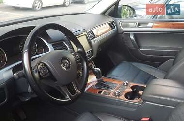 Внедорожник / Кроссовер Volkswagen Touareg 2010 в 