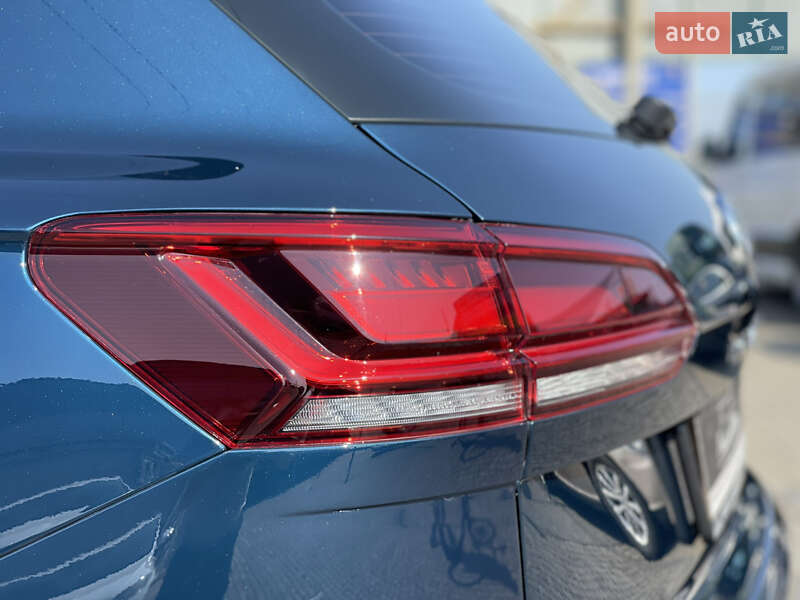 Позашляховик / Кросовер Volkswagen Touareg 2018 в Мукачевому