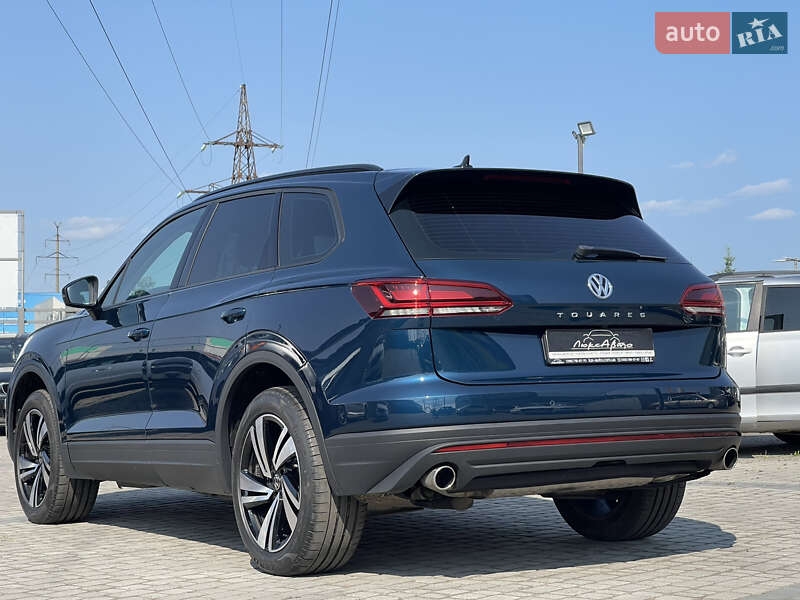 Позашляховик / Кросовер Volkswagen Touareg 2018 в Мукачевому