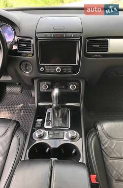 Внедорожник / Кроссовер Volkswagen Touareg 2016 в 