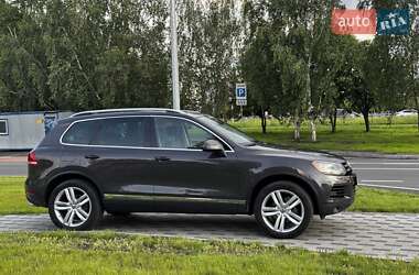 Внедорожник / Кроссовер Volkswagen Touareg 2010 в 