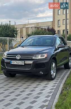 Внедорожник / Кроссовер Volkswagen Touareg 2010 в 