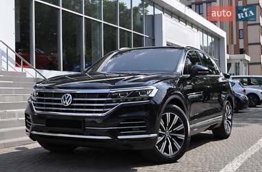 Внедорожник / Кроссовер Volkswagen Touareg 2018 в Одессе