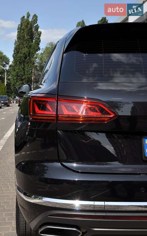 Внедорожник / Кроссовер Volkswagen Touareg 2018 в Одессе