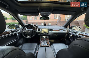 Внедорожник / Кроссовер Volkswagen Touareg 2015 в 
