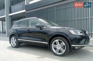 Внедорожник / Кроссовер Volkswagen Touareg 2014 в 