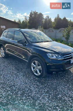 Внедорожник / Кроссовер Volkswagen Touareg 2012 в Луцке