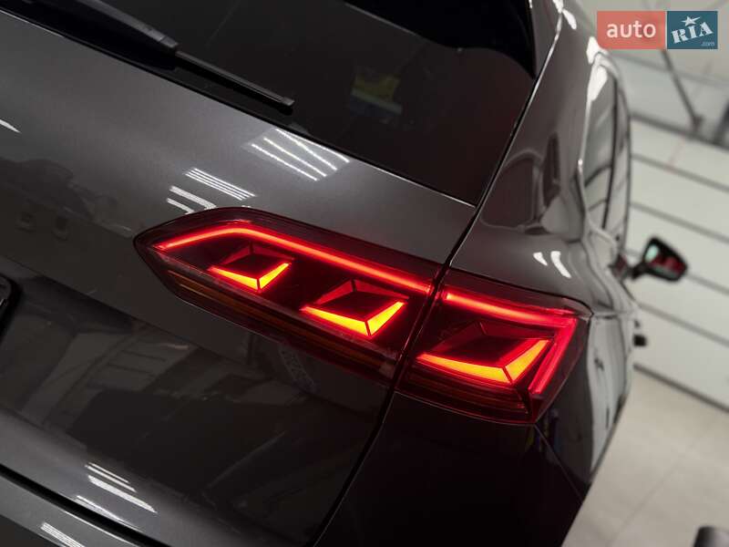 Позашляховик / Кросовер Volkswagen Touareg 2019 в Тернополі