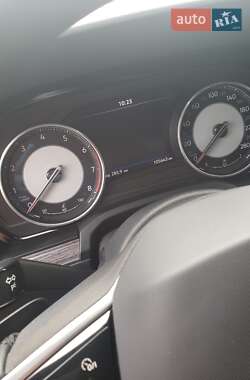 Внедорожник / Кроссовер Volkswagen Touareg 2020 в 