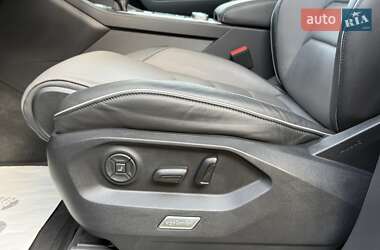 Позашляховик / Кросовер Volkswagen Touareg 2022 в 