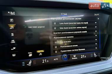 Позашляховик / Кросовер Volkswagen Touareg 2022 в 