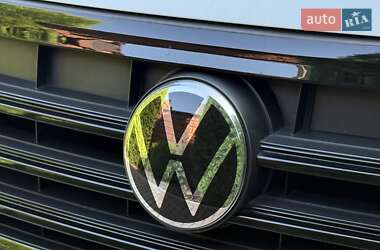 Позашляховик / Кросовер Volkswagen Touareg 2022 в 