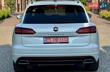 Позашляховик / Кросовер Volkswagen Touareg 2022 в 