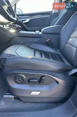 Внедорожник / Кроссовер Volkswagen Touareg 2021 в 