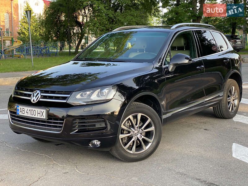 Внедорожник / Кроссовер Volkswagen Touareg 2013 в 