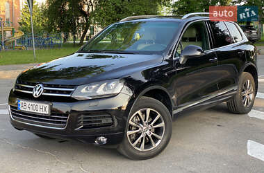 Внедорожник / Кроссовер Volkswagen Touareg 2013 в 