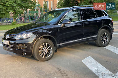Внедорожник / Кроссовер Volkswagen Touareg 2013 в 