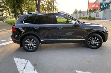 Внедорожник / Кроссовер Volkswagen Touareg 2013 в 