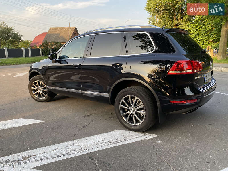 Внедорожник / Кроссовер Volkswagen Touareg 2013 в Виннице
