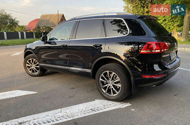Внедорожник / Кроссовер Volkswagen Touareg 2013 в 