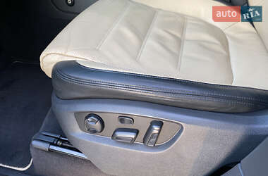 Внедорожник / Кроссовер Volkswagen Touareg 2013 в 