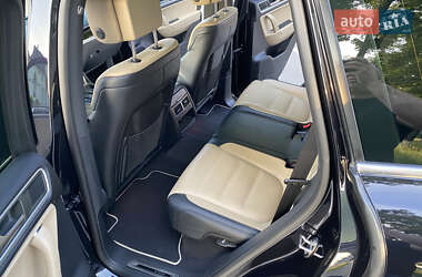 Внедорожник / Кроссовер Volkswagen Touareg 2013 в 