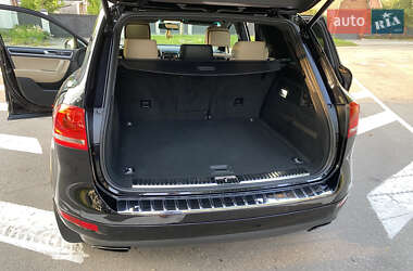 Внедорожник / Кроссовер Volkswagen Touareg 2013 в 