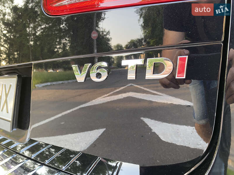 Внедорожник / Кроссовер Volkswagen Touareg 2013 в Виннице