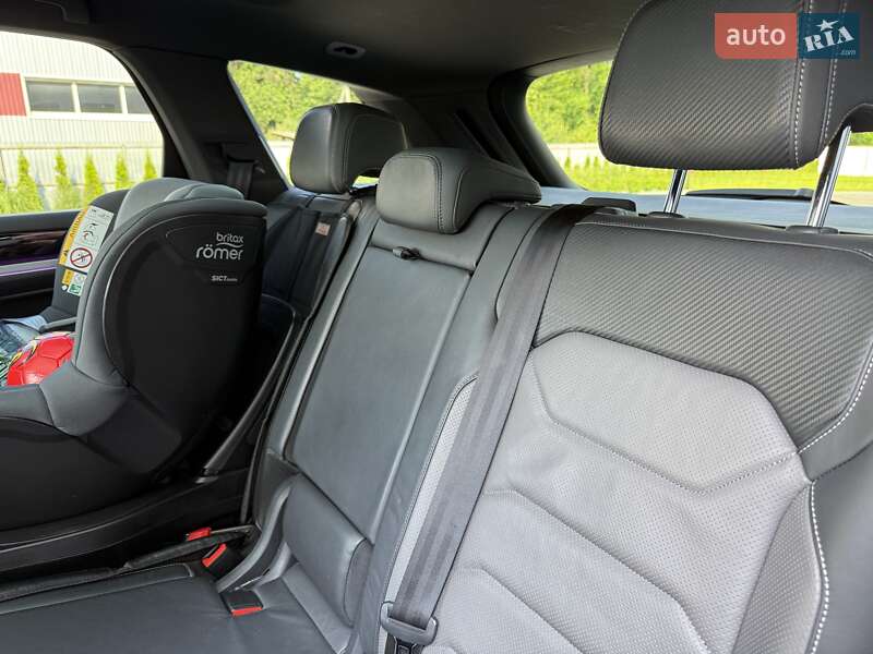 Внедорожник / Кроссовер Volkswagen Touareg 2019 в Луцке