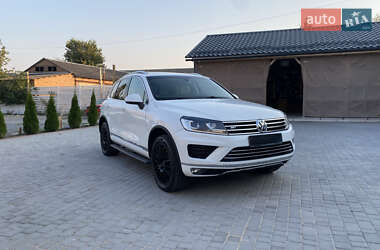 Внедорожник / Кроссовер Volkswagen Touareg 2014 в Виннице