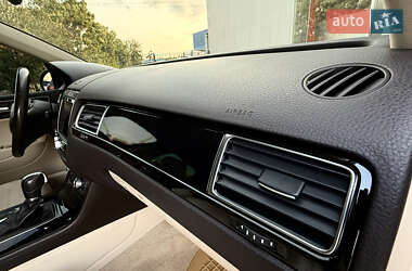 Внедорожник / Кроссовер Volkswagen Touareg 2016 в 