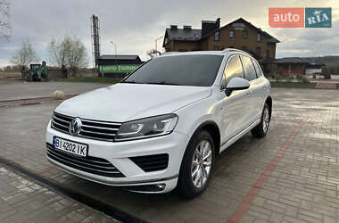 Внедорожник / Кроссовер Volkswagen Touareg 2015 в Полтаве