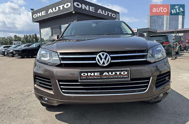 Внедорожник / Кроссовер Volkswagen Touareg 2012 в 