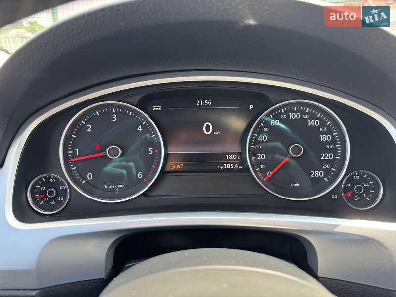 Позашляховик / Кросовер Volkswagen Touareg 2012 в Києві