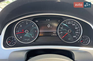 Внедорожник / Кроссовер Volkswagen Touareg 2012 в 