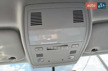 Внедорожник / Кроссовер Volkswagen Touareg 2012 в 