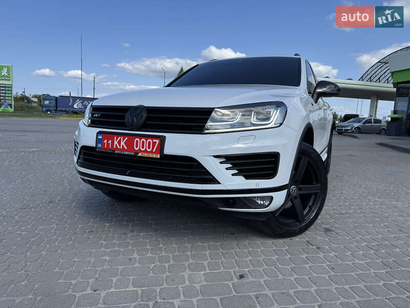 Внедорожник / Кроссовер Volkswagen Touareg 2016 в Дрогобыче