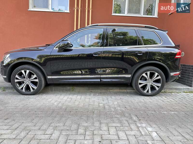 Внедорожник / Кроссовер Volkswagen Touareg 2017 в Белгороде-Днестровском